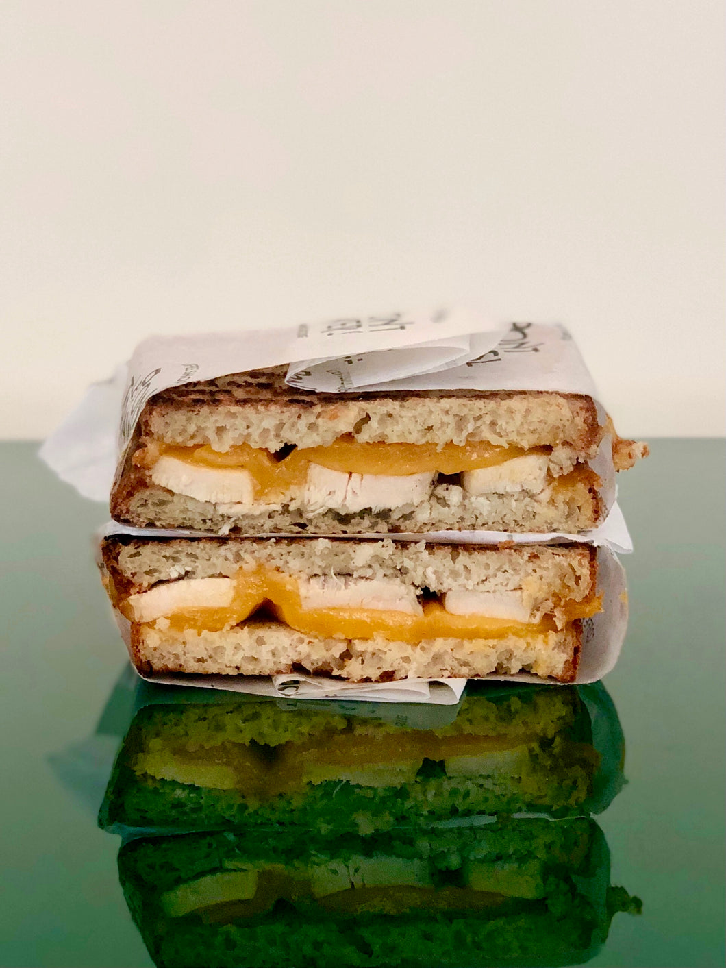 Sandwich de poulet & cheddar grillé